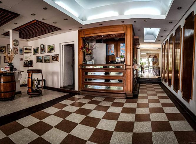 Hotel Emperador Cafayate Luaran gambar